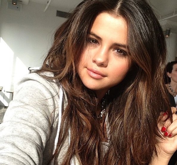 archivesofsmg's tweet image. she always have been and will always be the queen of selfies