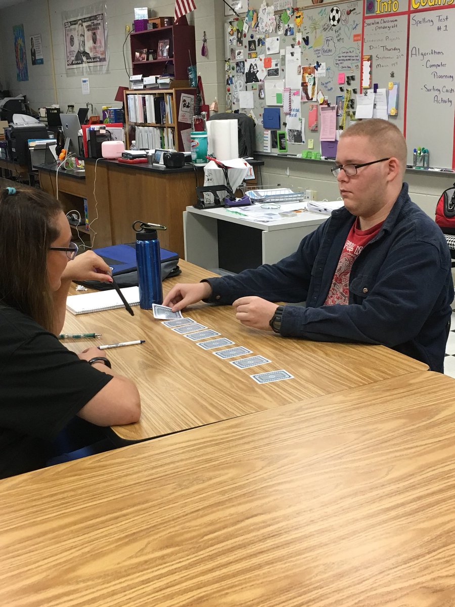 PenderClass's tweet image. Figuring out algorithms via cards. #ComputerProcessing @angela_h_p @TullahomaHS @codeorg