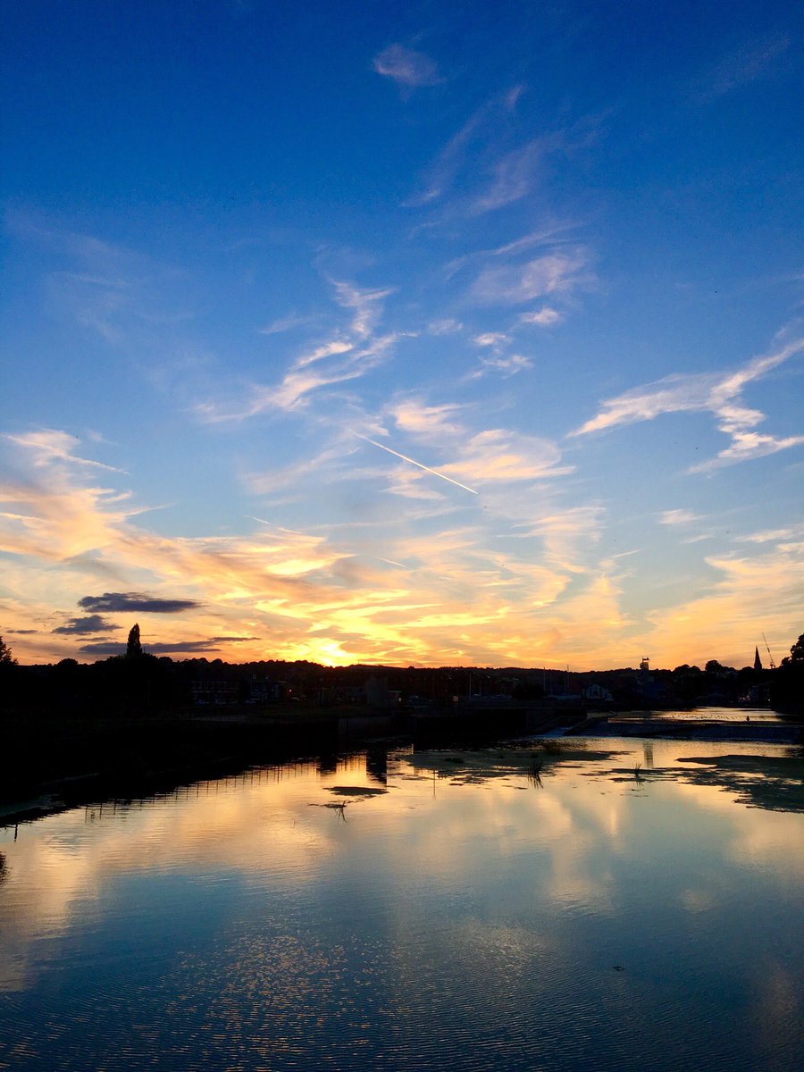 toniwriter's tweet image. Evening runs along the #Exeter canal 💕🙌🏻💪🏻