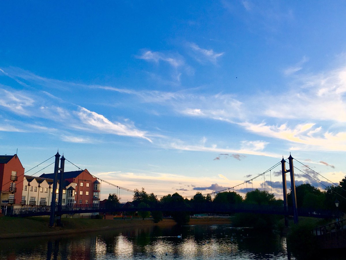 toniwriter's tweet image. Evening runs along the #Exeter canal 💕🙌🏻💪🏻
