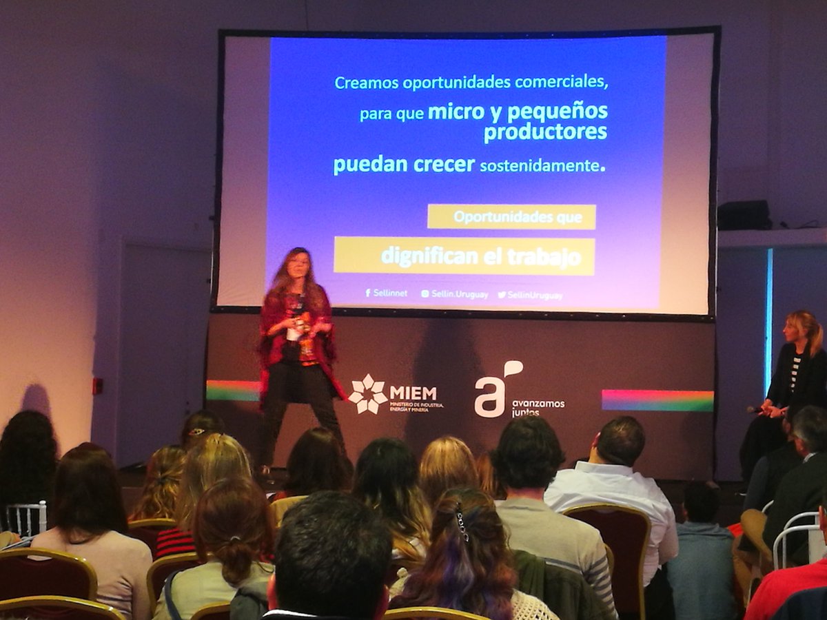 fragadie's tweet photo. Ayer #mentor, hoy colega #emprendedor desde @SellinUruguay
Un placer compartir panel con @afisense_uy y @Oxend_uy en el 5to. encuentro de
#EmprendedoresyPymes https://t.co/KmKKMf9OKc