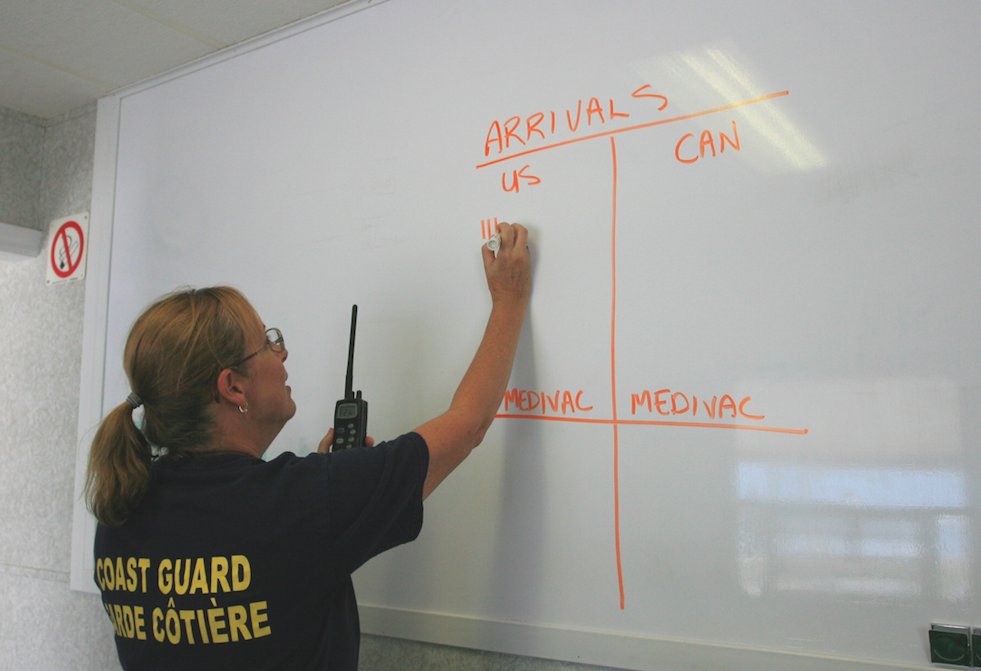 CoastGuardCAN's tweet image. We are working closely with @USCGGreatLakes  @Transport_gc @RCMPONT @CanBorder @CCGACA @SarniaPolice @OPP_WR @SarniaFire @PointEdwardFire in advance of the Aug. 19 #FloatDown on the #StClairRiver ow.ly/nR8730lmjJl