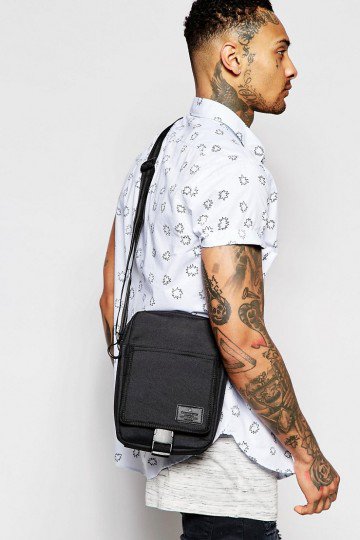 Live_975's tweet photo. #StyledByRaymon
Flight Bags can also add a new taste to your outfit even if you're about to board a plane and you're chillin in a sweatsuit. You won’t ever have to worry about having loose keys or sitting your phone down when your out.
#Live975 #EverythingUrban https://t.co/97G6y3QFuD