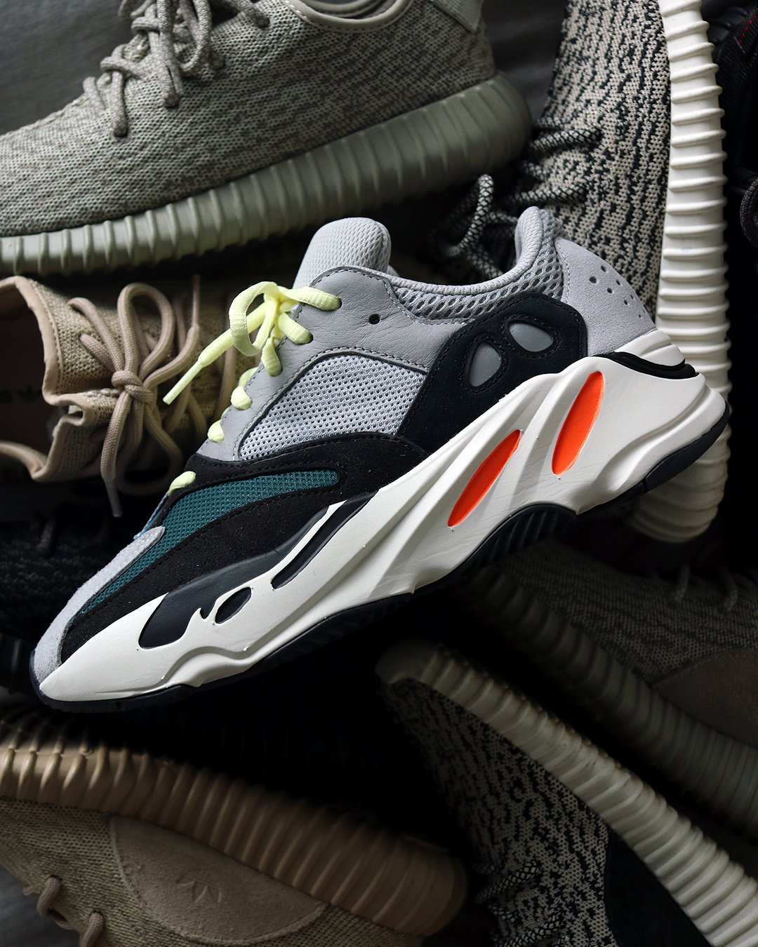 Adidas Yeezy 700