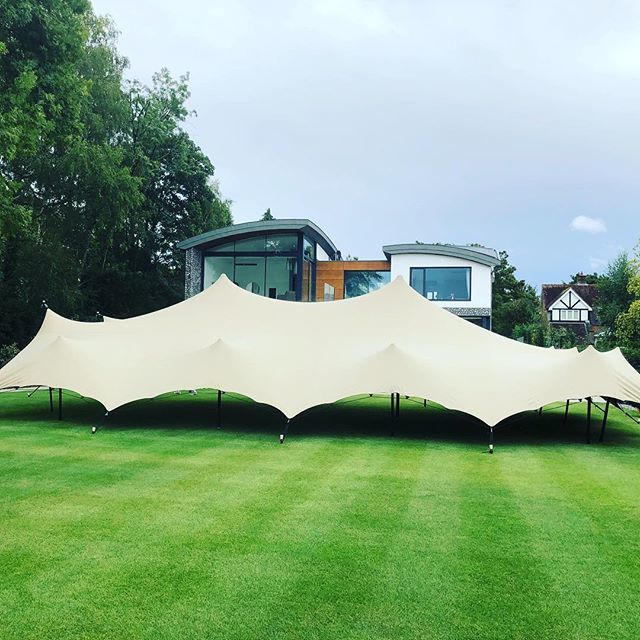 JavierDuctor's tweet photo. A truly Grand Design...and the house isn’t too bad either!! By The Thames in Bourne End. With thanks to @81events #elegantlysimple #simplyelegant https://t.co/rdW6hdSSqn https://t.co/5h4Xvf1gsm