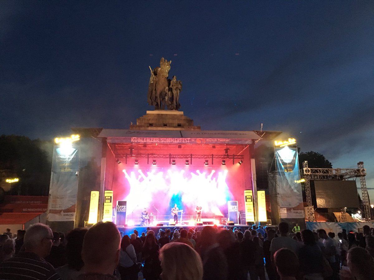 TravelEdNigel's tweet photo. Freitag nacht fun in Koblenz, Germany. Our @titantraveluk river #cruise is in town (briefly) for the annual Rhine in Flames festival #music #bier #bigstatue #RheininFlammen https://t.co/uAlMAUJxsh