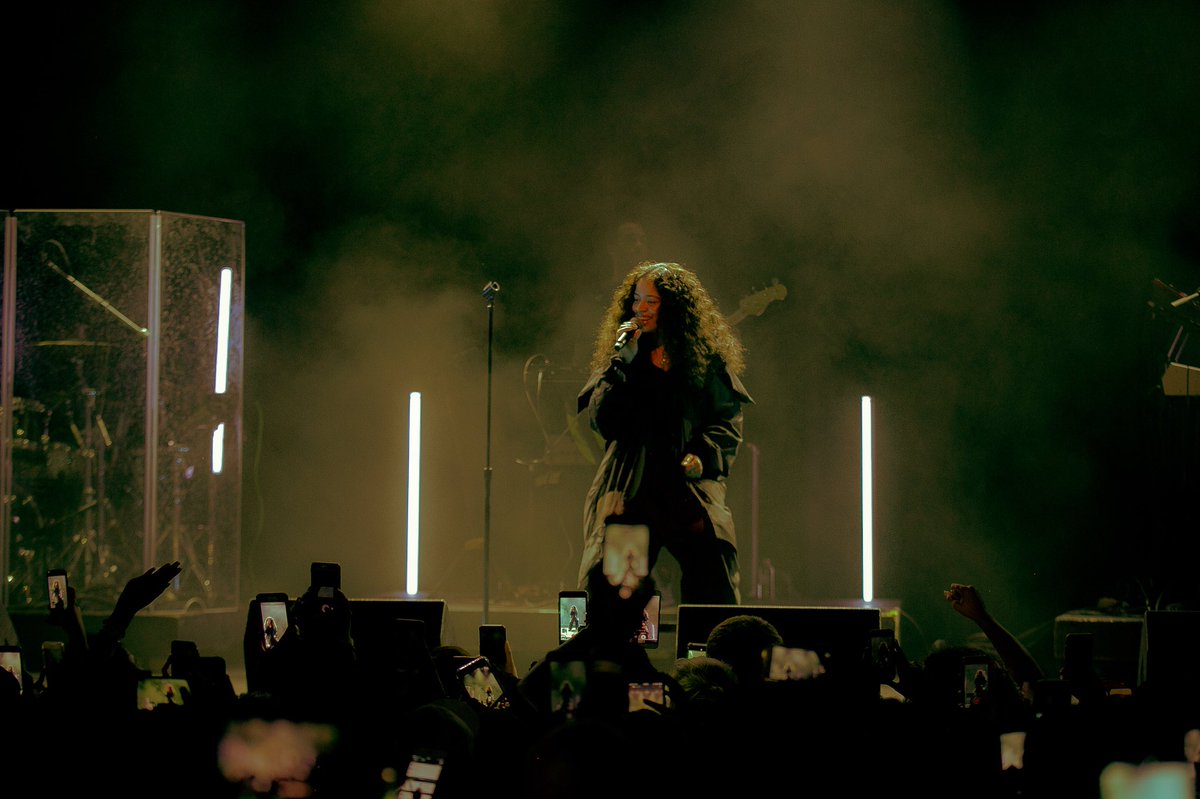 ellamai's tweet photo. these pictures prove how much fun i had on stage last night. BEST show to date! thank you so much atl 💛 BOO’D UP, THE TOUR ✨ 
📸: @georgejefff https://t.co/sPNXwBC6k0