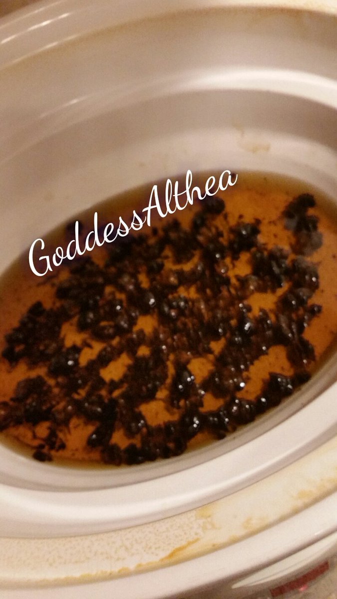 goddexx_althea's tweet photo. About to strain the infused coconut oil 

#cannabiacures #cannabiscoconutoil 
#cbdproducts #cbdandthc 
#fullspectrum #efdp #GoddessAlthea https://t.co/fqZrmd6VAw
