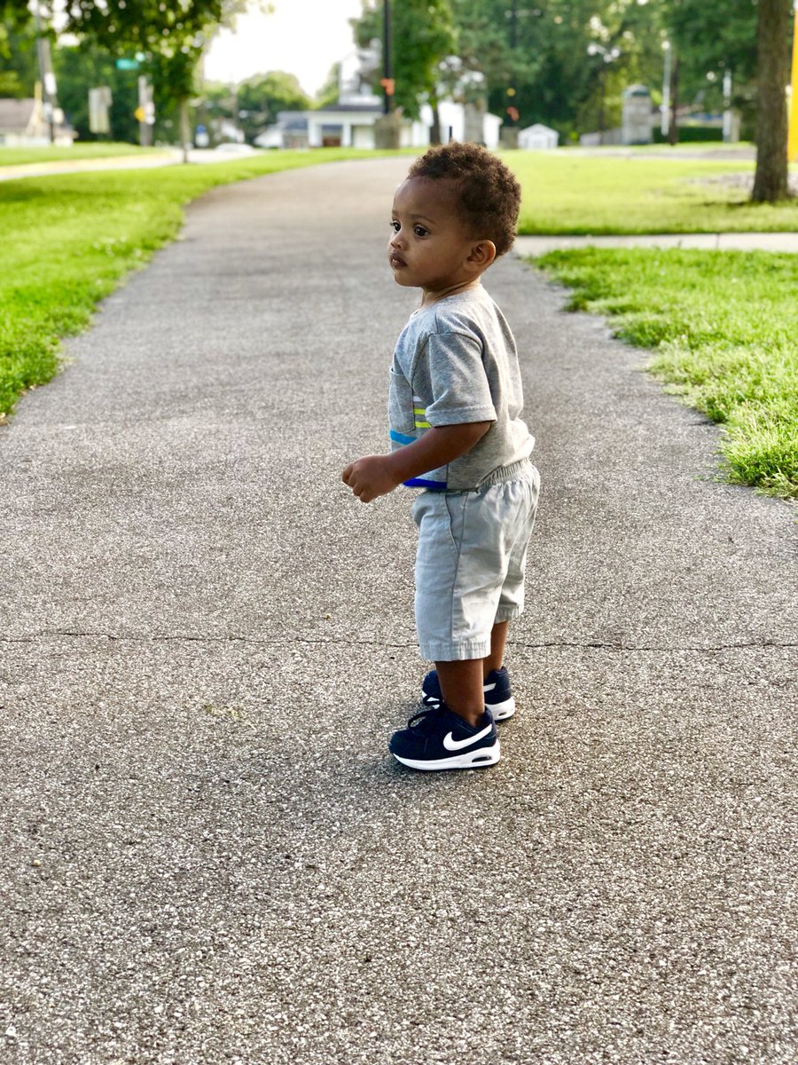 BravenBoyd's tweet photo. Y’all hooping👀? Can I get the next run⛹🏽♂️? Bet, check ball famo🏀 #DouglassPark #WestEnd #DirtBowl #Lexington #KY #FutureNBA #DNA #WNBAbaby https://t.co/v1rufnxEeb