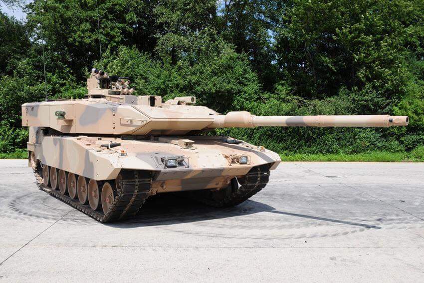 TRUFAULT's tweet photo. Nuevos sistemas defensivos para los Leopard2?
#leopard2 #reactivearmor @MinsterTX @REjercitos @FranMatiasBueno @jpartej @Poliorcetes @Galaxia_militar @spain_alejandro @DefensaCom @tankfeed @JuanjoOrtizCruz @TankMuseum @tanksenc #History #moderwar #war #BlindajeCDMX #GuerraTour https://t.co/N3Df0rFXO9