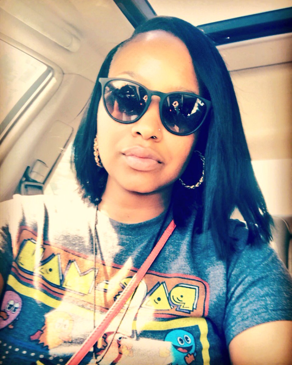 _tatalaliscious's tweet photo. #bigforeheadtwitter #FineWomanFriday https://t.co/PJrqGXJgLE