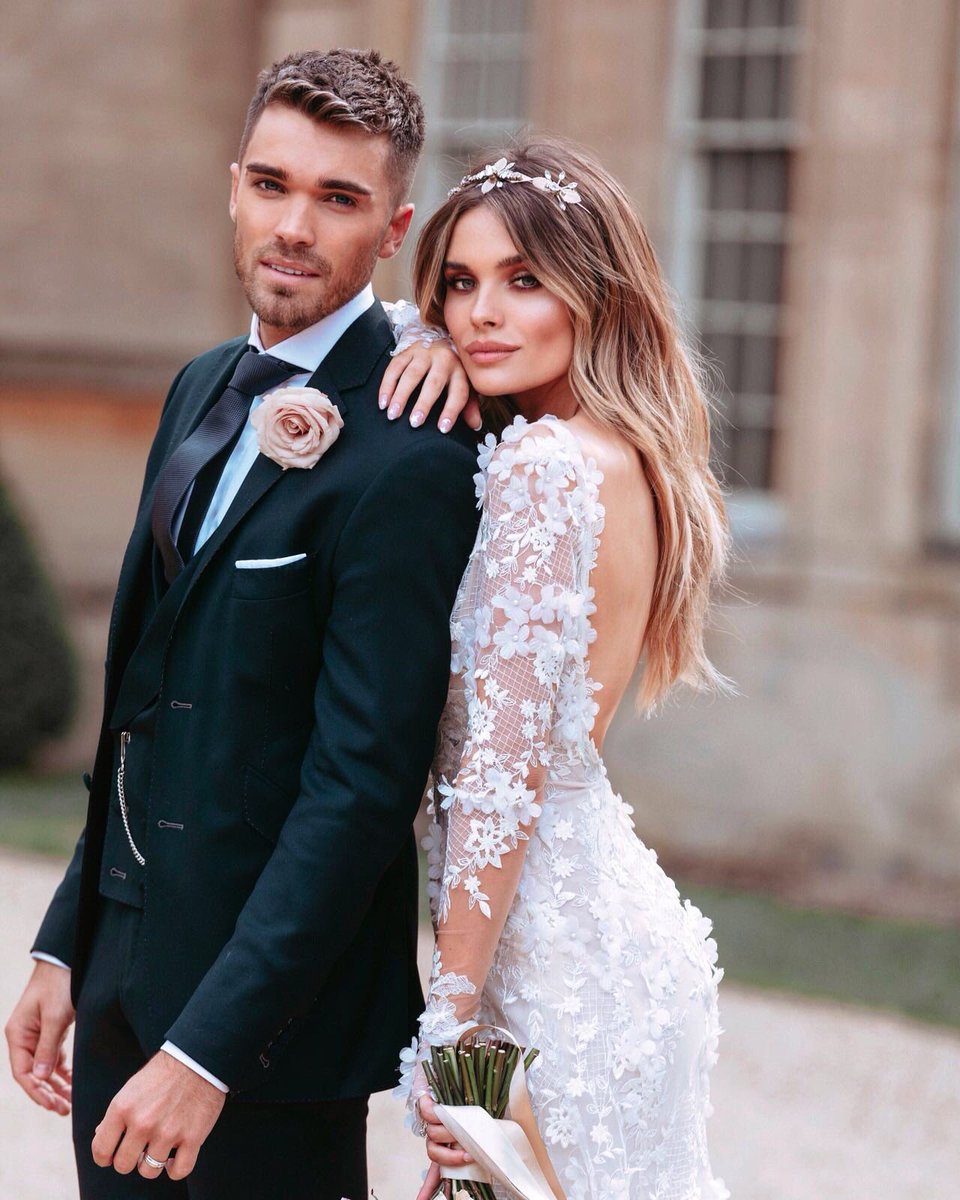 modelsontrend's tweet photo. Many congrats to the newlyweds, @xchloelloyd and @JoshUJWorld! Wishing you both a beautiful future together x https://t.co/qaIsTRskAS