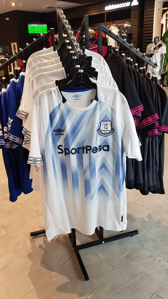 Petepatriot's tweet photo. Just been in the Florida Mall, Orlando and our 3rd strip on sale. https://t.co/ILTnEhJGHW