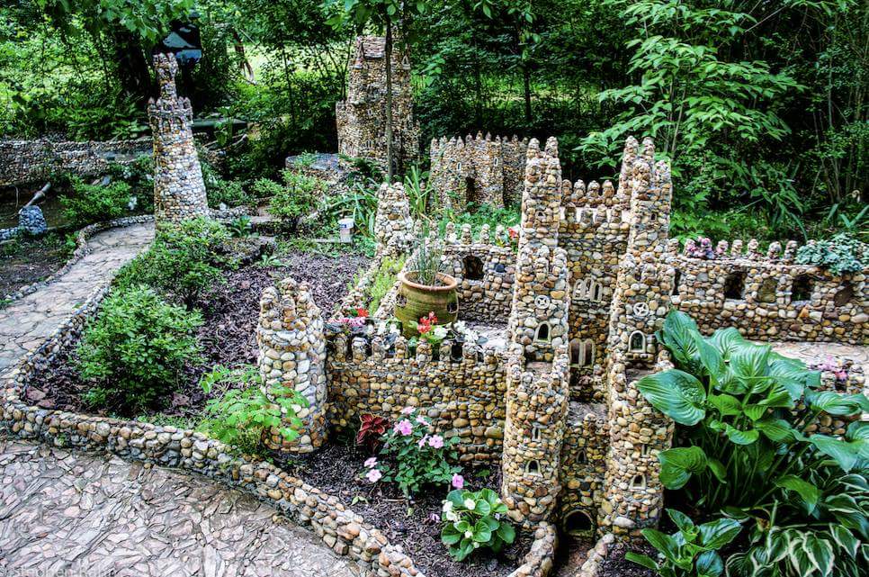 ExploreGordonGA's tweet photo. Gordon County’s own fairytale village, The ROCK Garden, claimed its spot on Explore Georgia’s 9 Surprising Cultural Attractions list! Our unique folk art garden has more than 50 diminutive buildings. @365AtlantaTraveler https://t.co/toqHNSxbe9