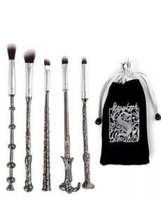 MXBEAUTYFACTORY's tweet image. ⚡️ Set de Brochas de "Harry Potter⚡️ #potterhead #beauty #beautyfactory #makeup #maquillaje #brochas #HarryPotter