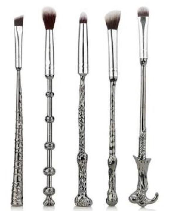 MXBEAUTYFACTORY's tweet image. ⚡️ Set de Brochas de "Harry Potter⚡️ #potterhead #beauty #beautyfactory #makeup #maquillaje #brochas #HarryPotter