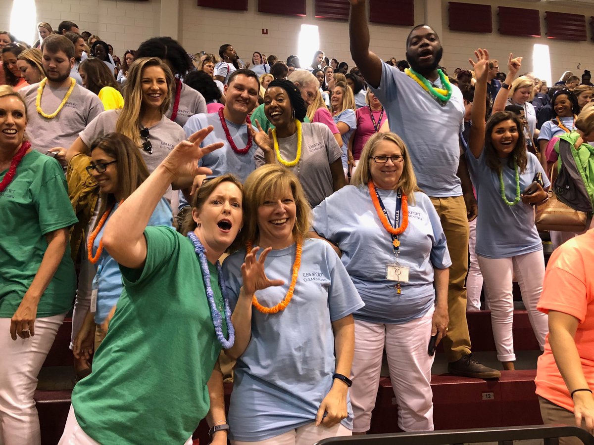 CarieLowdermilk's tweet photo. Talons up, Eagles! Kicking off another amazing year with the best of the best!!! @EbinportES @RockHillSchools #thecrayonbox https://t.co/UB1RdJVKQx
