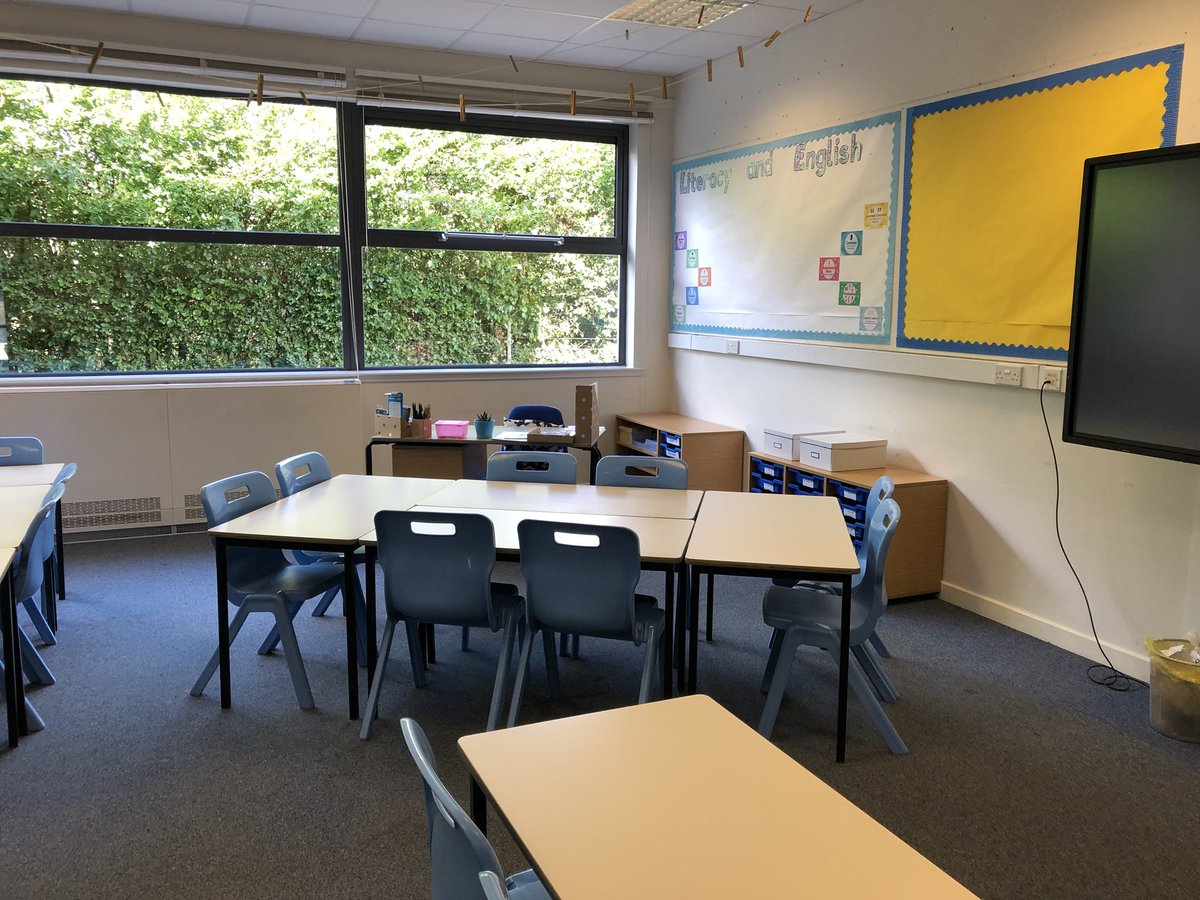 MissLMccoll's tweet photo. It’s almost time for the adventure to begin 🤗🙈 !! I’m as ready as I can be and can’t wait to get started 🌈📚✏️!!! This time next week, my first week will already be over 😬😬!!! https://t.co/zcOi06HaPV