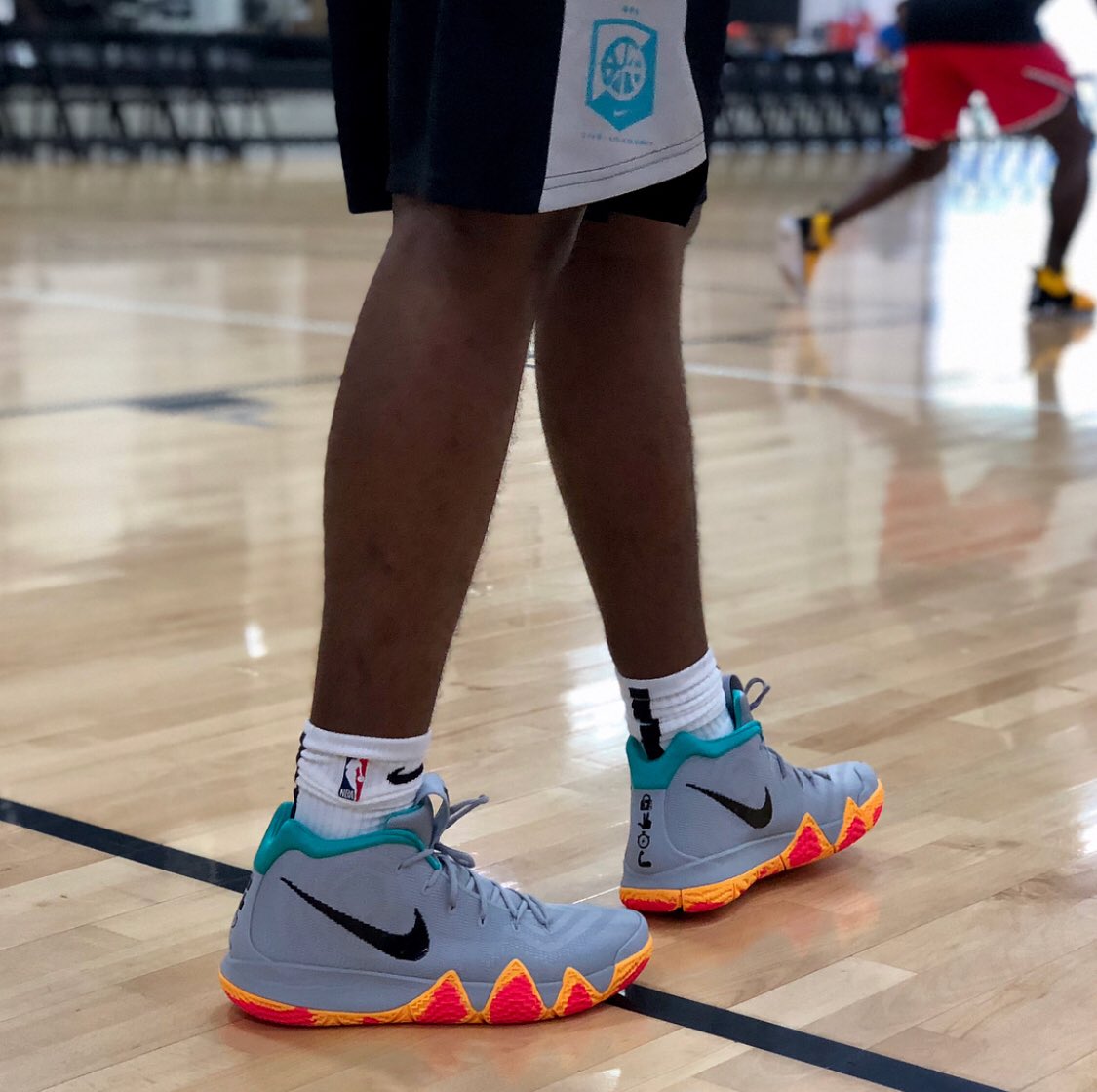kyrie 4 academy