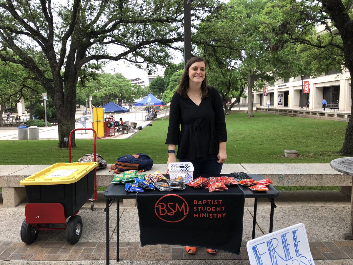 utsabsm's tweet photo. We cannot wait to meet the incoming class and welcome all that are returning. Join us for Worship Thursday’s at 7pm in the Hidalgo Room and Free Lunch on Wednesday’s in the Ashroom at 12pm! For more info, shoot us a DM!
#UTSA  #utsa22 https://t.co/opAVDumYLt