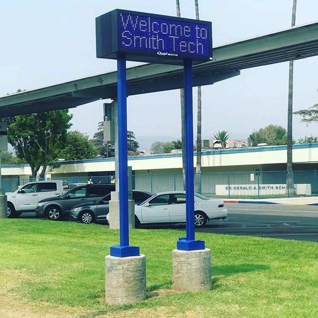 Smith_stars's tweet photo. Check out our new marquee! #smith_stars #smithtechacademy https://t.co/eLffr25byX