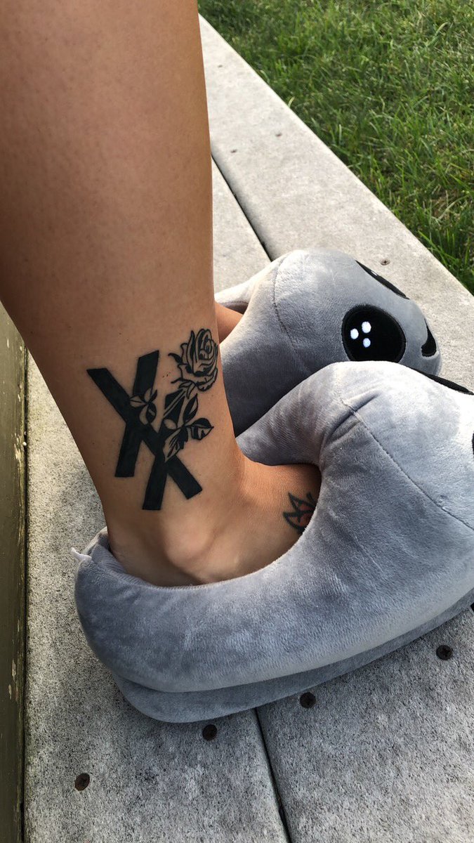 kaytweets_'s tweet photo. @machinegunkelly new tatttttt https://t.co/ERI0YXzpdg