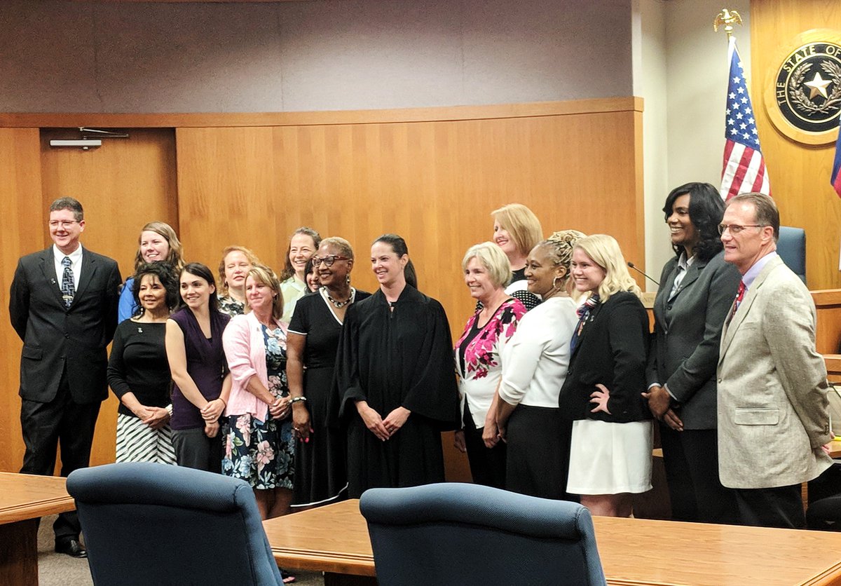 CTTSonline's tweet photo. Honored to have attended @CASAWilco’s Swearing In Ceremony, these volunteers are true superheroes! Hope you enjoy the @Starbucks gift card!
 
#CASAWilco #BecomeaCASA #Volunteer #FridayFeeling #Starbucks https://t.co/fTcYCvuZcD