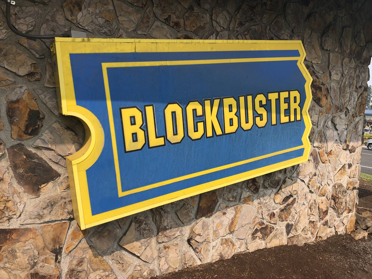 myperfectdozen's tweet photo. Make it a #Blockbuster night #theperfectdozen #donuts #thedoughnut https://t.co/owi9onKDtm