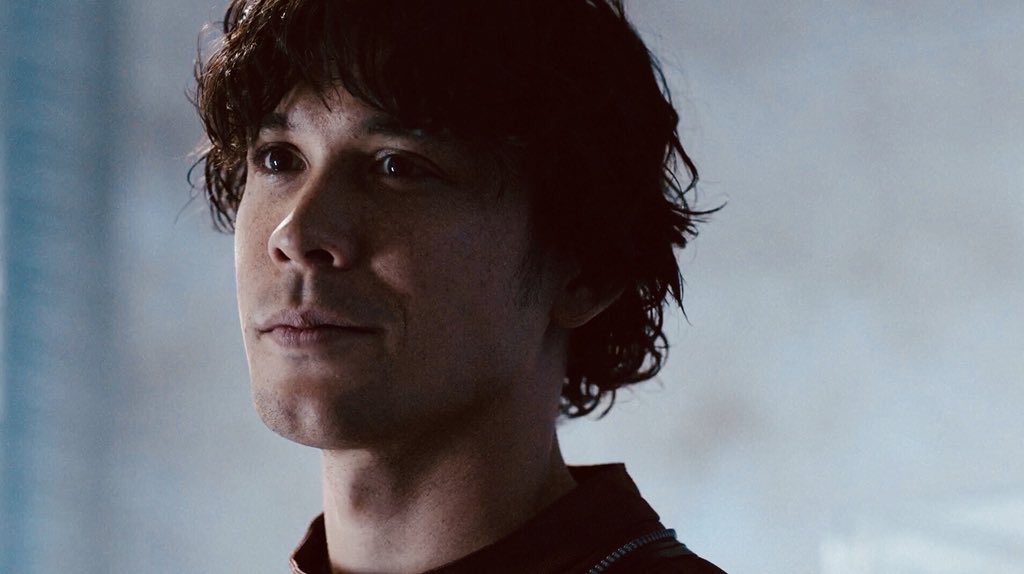 BellamyIsSexy's tweet photo. I need someone who looks at me the same way Bellamy Blake looks at Clarke Griffin https://t.co/5VcacnO6GE