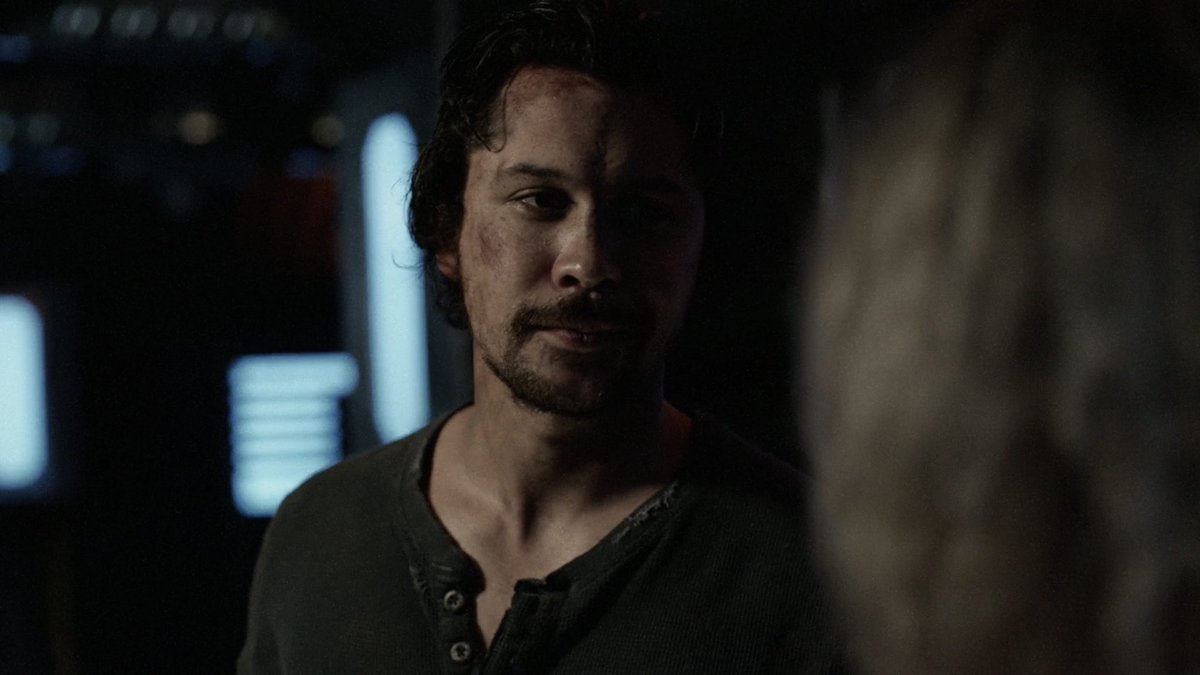 BellamyIsSexy's tweet photo. I need someone who looks at me the same way Bellamy Blake looks at Clarke Griffin https://t.co/5VcacnO6GE