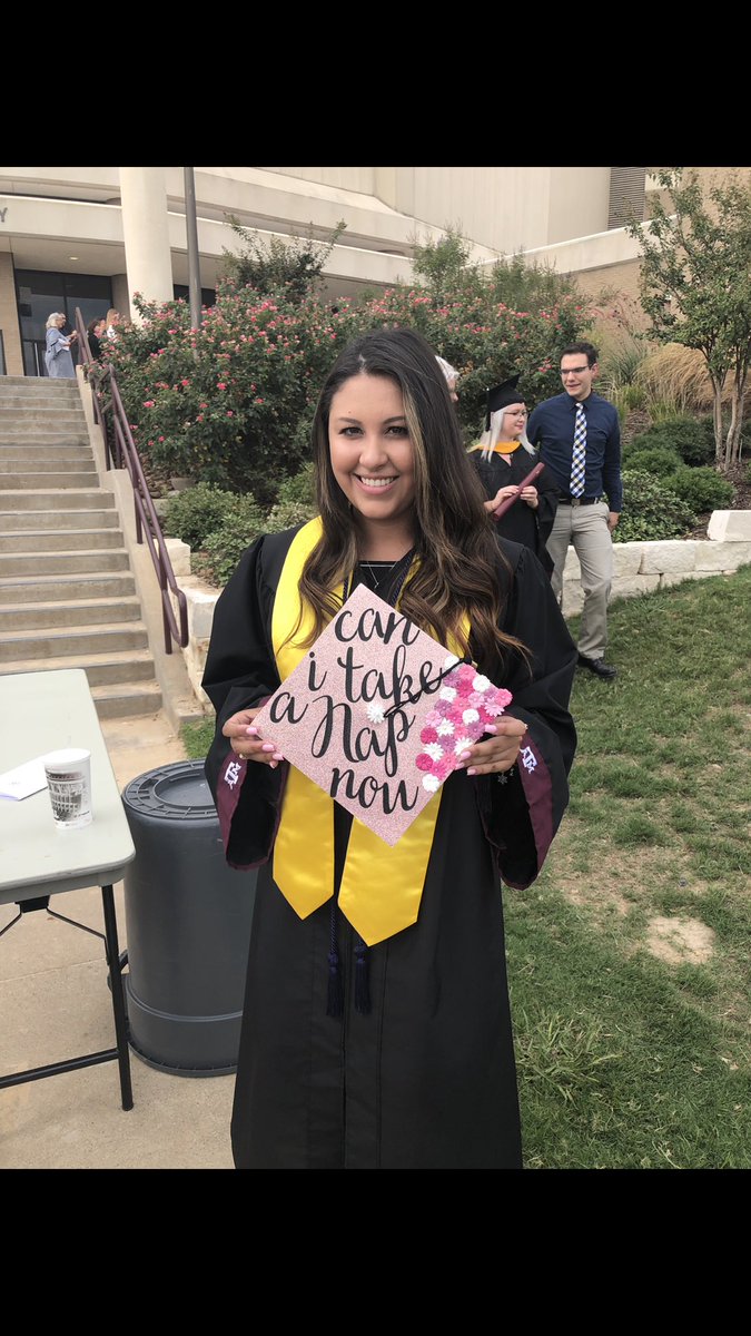 _NinaCoto's tweet photo. Graduated with honors from the best university! Gig’em https://t.co/czIYvpfrs0