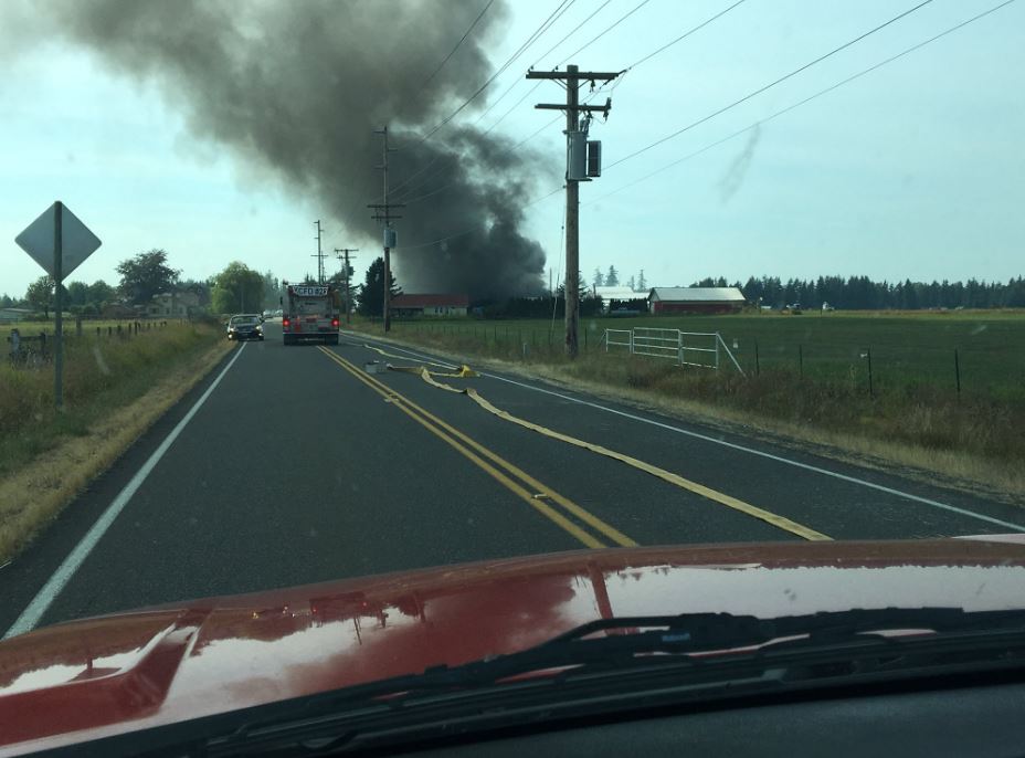 #BREAKING <a href="/IAFF2595/">King County Paramedics IAFF Local 2595</a> @VRFA_Members, @IAFF3062, <a href="/IAFF3931/">EnumclawFirefighters</a> and Mountain View FD are on scene of a ban fire at 264th Ave SE/SE 416th St. Been a busy day for our fire departments but all excellent examples of team work.
