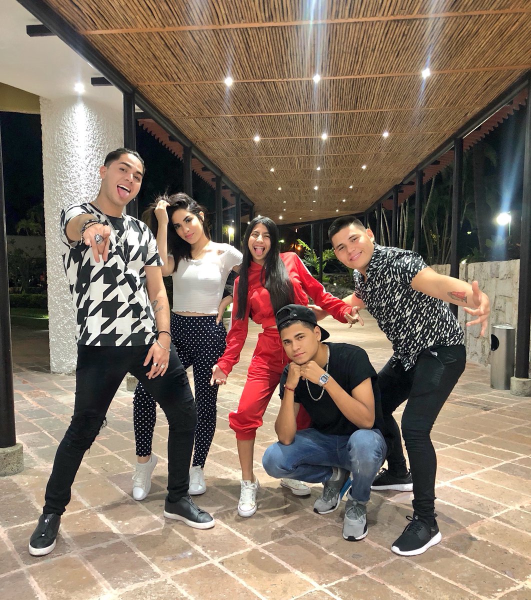 soyFranciscoALV's tweet photo. Puro TEAM JUKI❤️ https://t.co/mkqL4suk0t