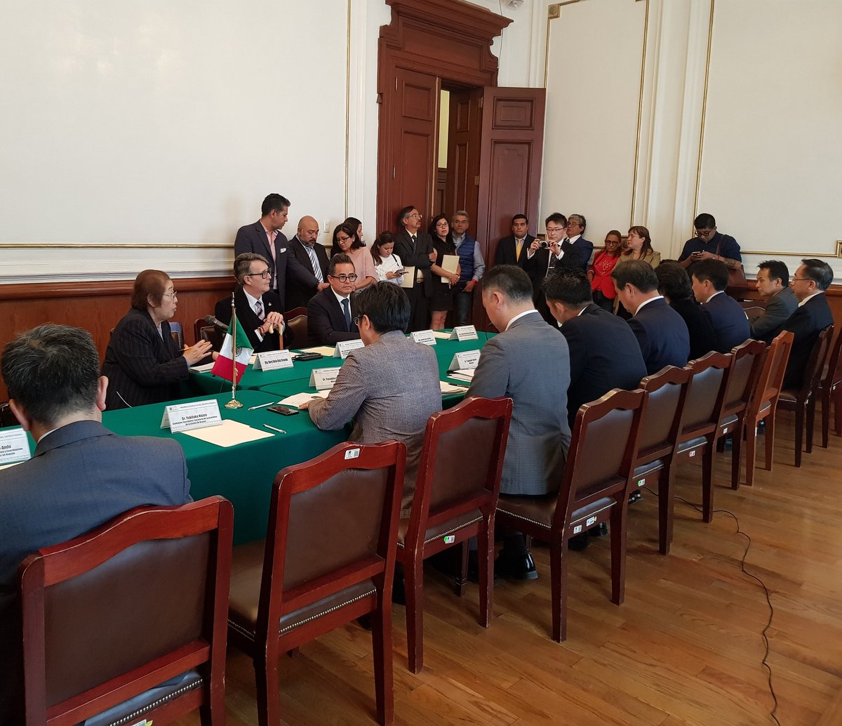 SuarezdelReal1's tweet photo. Esta tarde damos la bienvenida a la  @AsambleaDF a representantes de Gobierno y la Ciudad de Nagoya, Japón. 
El objetivo:Intercambiar buenas prácticas para el fortalecimiento de las tareas legislativas y de gobierno. https://t.co/KR7kHAxSPU