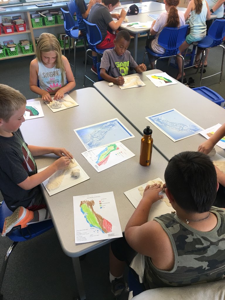 ElenaJudson's tweet photo. Fourth graders making awesome California Region Maps today!! So fun to do some hands-on learning 🙌🏼💛#productivechaos #pennpanthers https://t.co/LcKr6AXc4p
