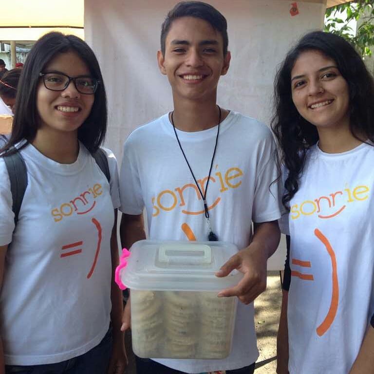 CercadeTi_Acari's tweet photo. Me emociona compartir mi bendición con otros #Cercadeti2018 #Acarigua https://t.co/gT2a43wpqQ
