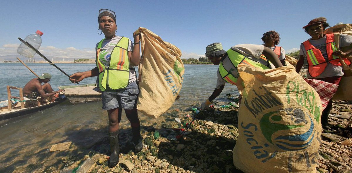 Did you know that we work with over 2000 collectors in Haiti? Help us #stopoceanplastic by taking the #1000bottle pledge for only $5 / month bit.ly/2nu17dC