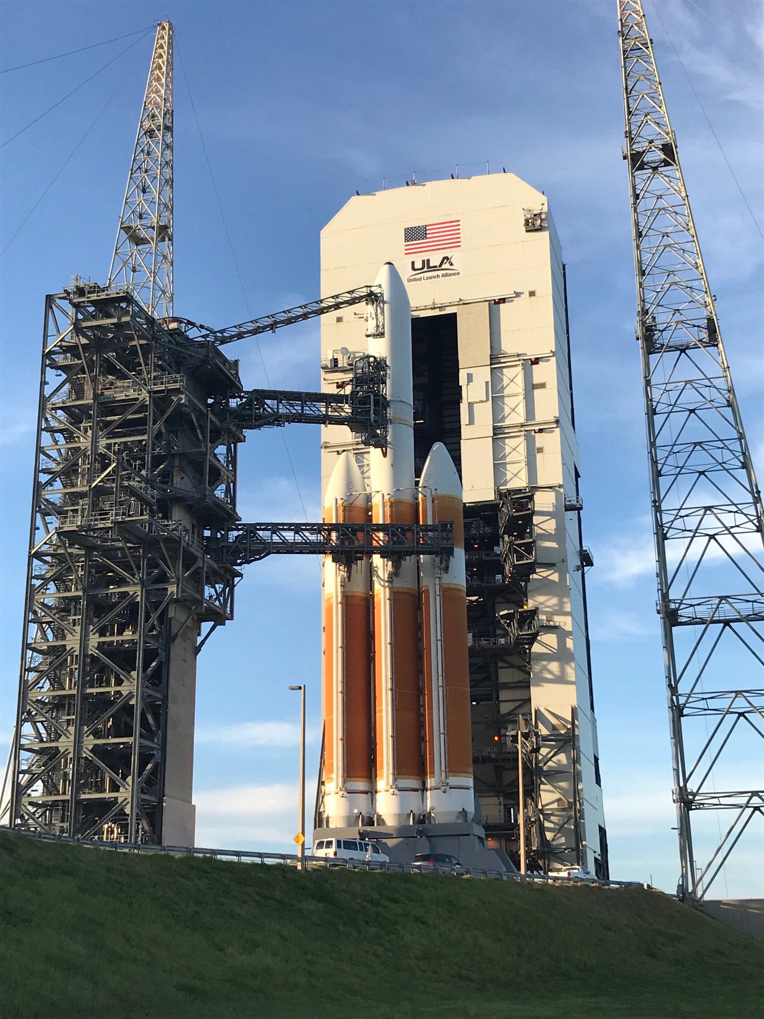 Delta-4 Heavy (Parker Solar Probe) - 12.8.2018 - Page 4 DkRmYjoXoAAqwhd