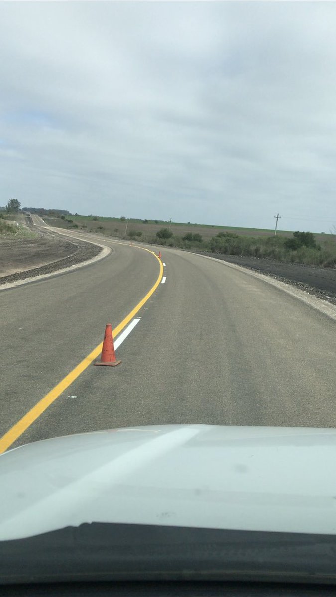 franfischer12's tweet photo. Antes y Después. Meliter S.A. Construcción Ruta 20 tramo Ruta 3 - Ruta 4 #CVU #MTOP https://t.co/Pc5P8VuihK