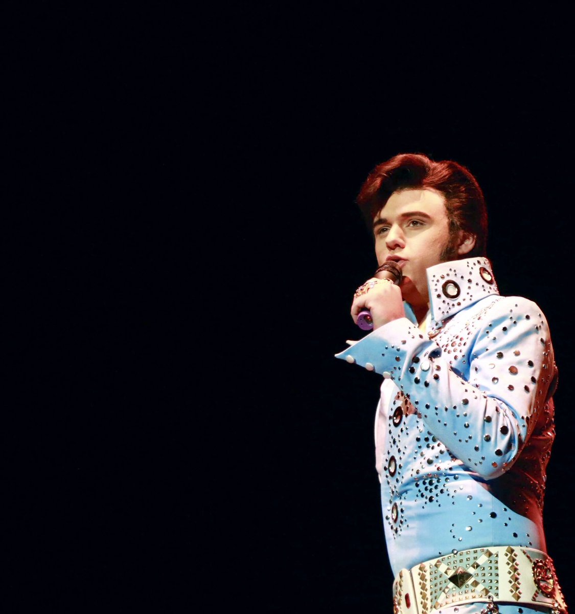 Wishing our 2018 Tupelo winner Nick Perkins good luck tonight as he competes in the first round of the 2018 Ultimate Elvis Tribute Artist competition here at Graceland!! Who else is here from Tupelo tonight?? #ElvisWeek #DowntownTupelo #MyTupelo