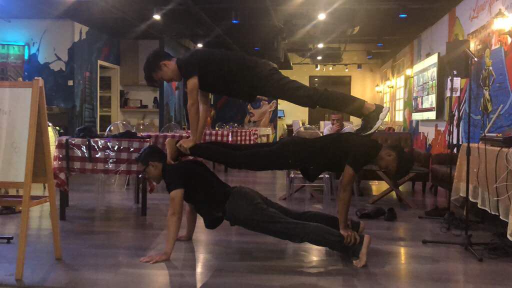 avancefitness's tweet photo. We have #doubleplank and #tripleplank here! Can you beat them? Activate your core now! #coreforcash https://t.co/c9f6Gw2sx4