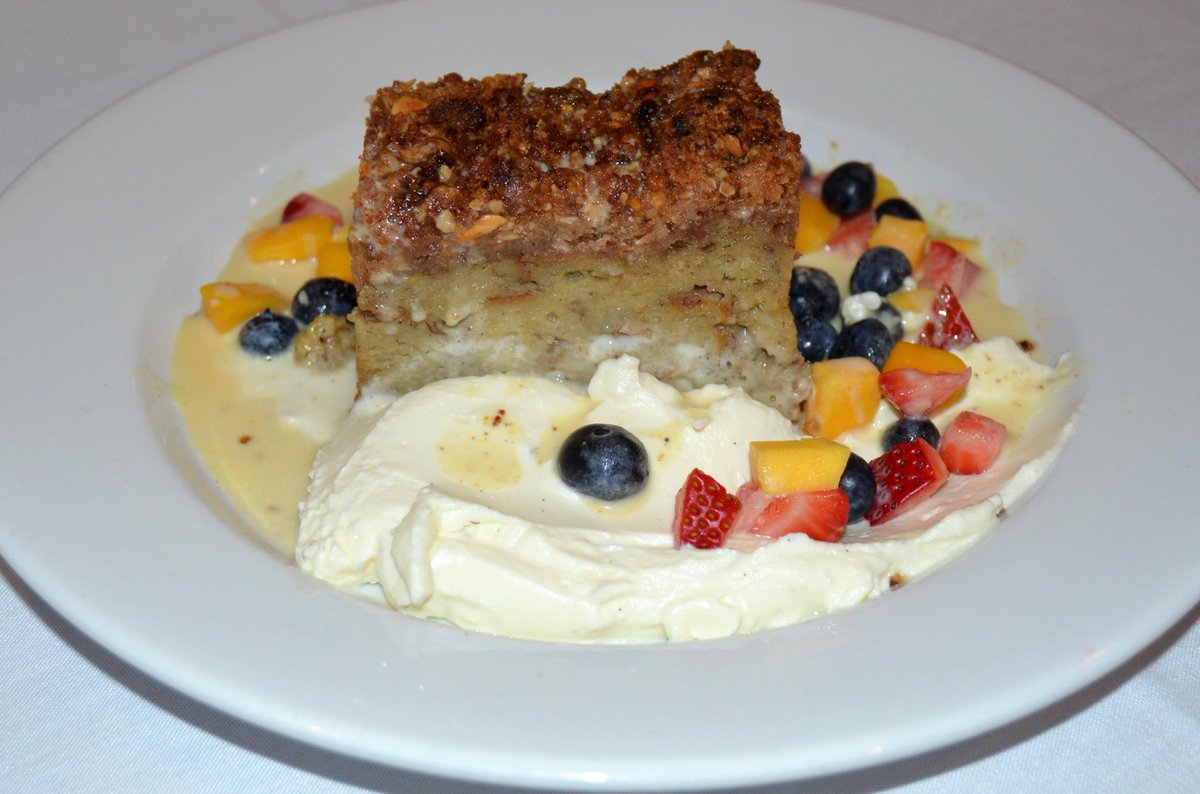 Southampton_Inn's tweet photo. Claude's Chef James is preparing Montauk Tile Fish, lobster, filet mignon and house favorites this weekend! Or, just stop for cocktails, yummy banana brioche with bourbon anglaise and local peach &amp; blueberry crisp! #claudes #southamptoninn #hamptons #lifarms #farmtotable https://t.co/nOamMvTO6M