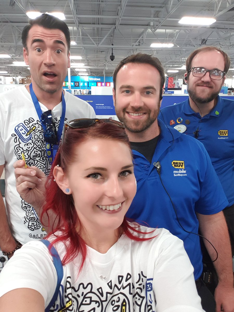 MegganGFSM's tweet photo. 3 teams ... one dream! Note 9 takeover! #sprint #bestbuy #samsung #partnerships #domore #GalaxyNote9 #funatwork https://t.co/rxpNB0Au0H