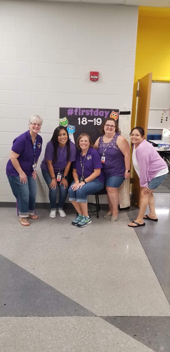 1BDerr's tweet photo. In life - and in teaching - you need a group of friends that appreciates your level of crazy!!  I’m blessed to have mine! It’s going to be a great year. @CrestviewSMSD @theSMSD @belindafro #backtoschool    #oneDERRful #CVgrowingtogether
#SMSDRightnow https://t.co/hoiEXy9At8