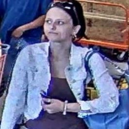 Help the Norwood Police Department identify and locate these suspect involved in a Shoplifting case. Please use the attached link for additional information or to report a tip! massmostwanted.org/case/caseId-19…