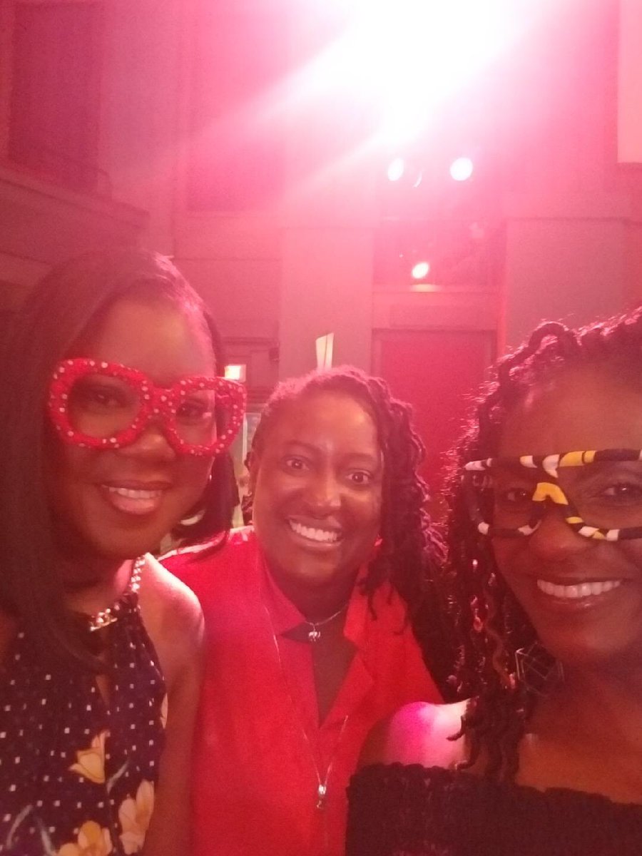 iamLaShannon_'s tweet image. How you doing? Live at the @WendyWilliams Season 10 tour with @SybrinaFulton &amp;amp; my @colorcomm Miami Family! #Wendy10 #ColorCommMIA