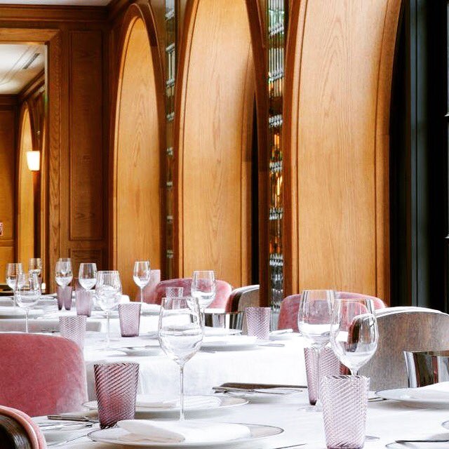 DoraPuig's tweet image. THOMAS KELLER&apos;S NEW RESTAURANT 🍴MAKES IT’s GRAND DEBUT at THE FOUR SEASONS RESIDENCES @ The Surf 🏄‍♂️ Club!
Chef Thomas Keller has Finally Opened its doors to the public. The 2nd Trophy Restaurant there!
#surfclub #surfclubrestaurant #thomaskeller #miamilifestyle #dorapuig