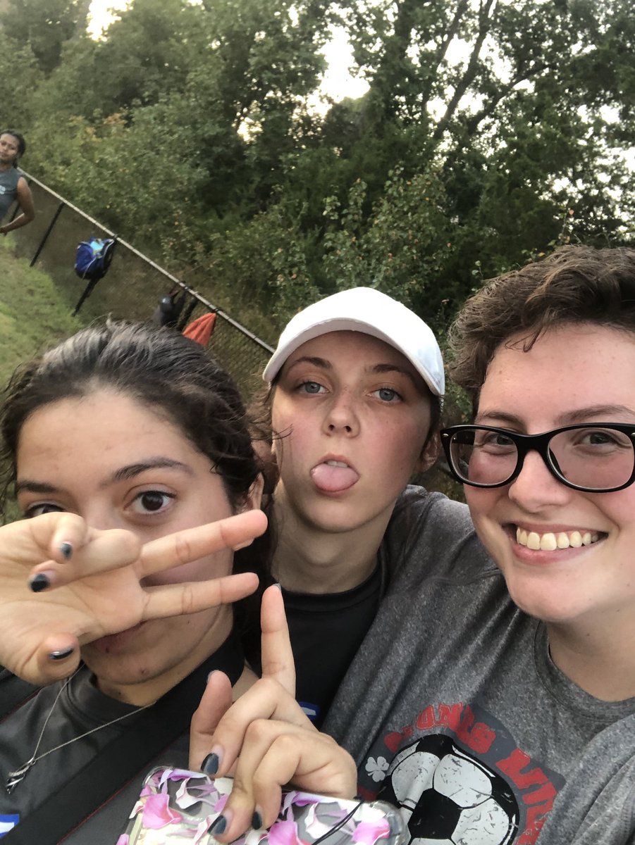 eholder8's tweet photo. The alumni game was a blast!! https://t.co/DomPtK30O8