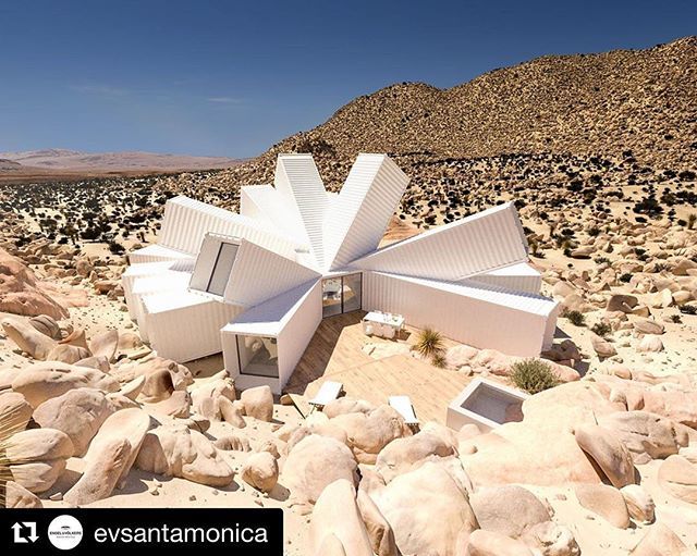 NikkiBeauchamp's tweet photo. Wow- what a spectacular project! #joshuatreenationalpark #starburst #whitakerstudios #shippingcontainerhouse #luxuryrealestate #architecture #oneofakind @westsidebroker | #Repost @evsantamonica with @get_repost
・・・
JUST LISTED! #WagonWheel1 is 22.5 acres of unparalleled nat… https://t.co/ndVmGnJHXu