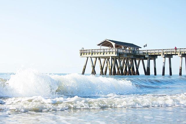 VisitTybee's tweet photo. What Tybee setting instantly puts your mind to "Tybee Time"? [📸 @terrenceasorousrexx]
.
.
.
#tybeeisland #tybee #destination #beach #island #instatravel #exploregeorgia #travelgram #georgia #georgiacoast #seashore #ocean #sunset #coastalliving #saltl… https://t.co/43wyyVH40f https://t.co/ovIPN4aw97
